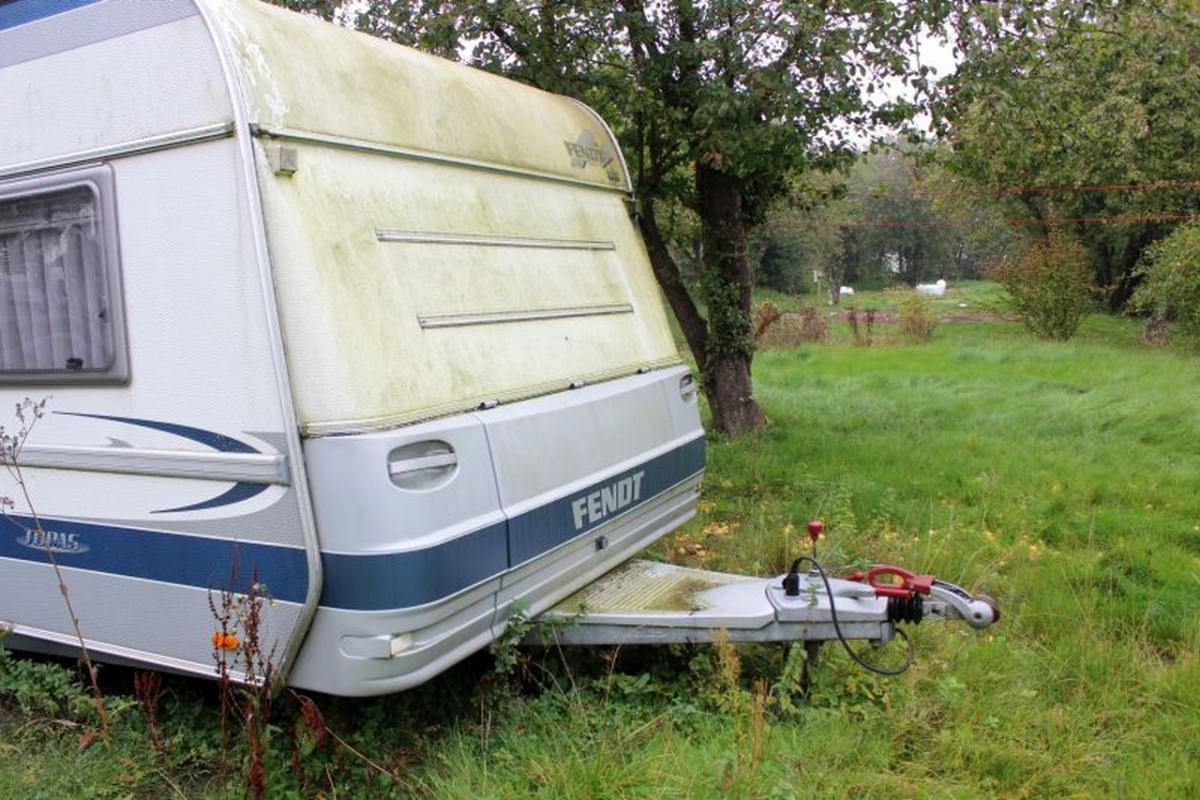Wohnwagen, Fendt Topas, 560 TGC, Jahrgang 2004, ausgestattet mit Sitzecke, Küche, Bad und 2 Wohnwagen, Fendt Topas, 560 TGC, Jahrgang 2004, ausgestattet mit Sitzecke, Küche, Bad und 2