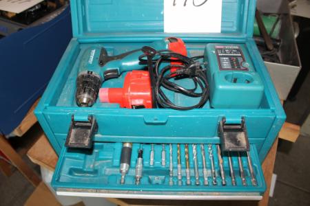 Screwdriver, AKU 14.4 V battery and charger incl assortment disappoint with content