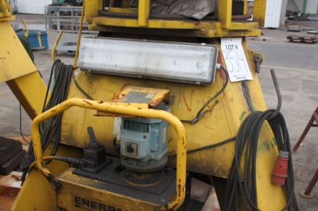 ENERPAC  LOT: 250-TON HYDRAULIC JACK SUPPORTS WITH ENERPAC PUMP