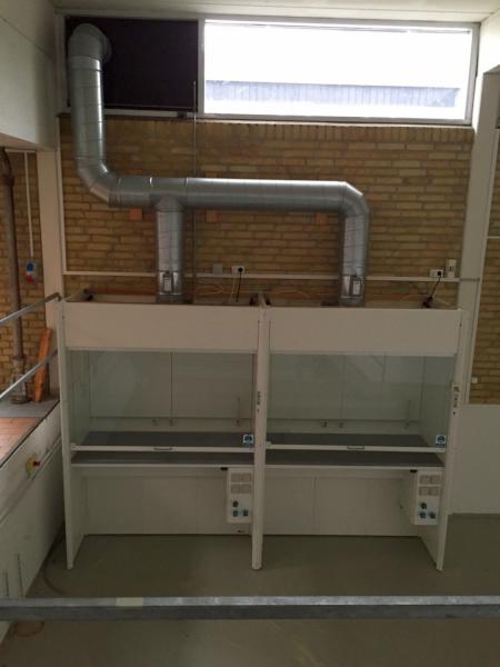 Fume hood from Labvent with small sink, power and the ability to connect different gases.