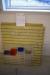 Werkstatt-Panel + Palette mit Kunststoffboxen