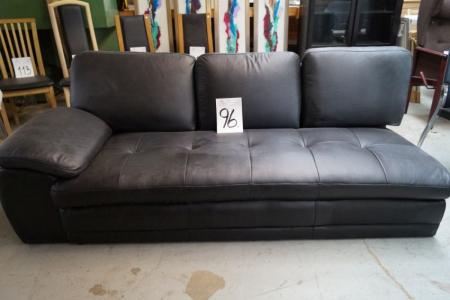 3 pers. Black leather sofa. Missing 1 module