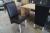 Spisebord, eg sæbebehandlet, L 220 x 100 cm + 6 stole, sort læder, høj ryg, træben