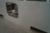Küchentisch m. Stahlspüle, off-white Laminat, L 409 x B 62 cm. Tore durch Waschen L 124 x B 77 cm