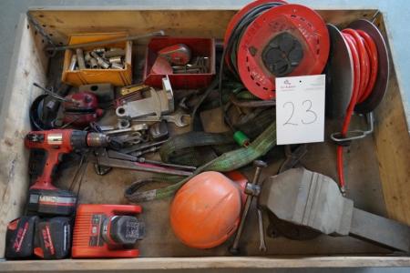 Palle vice kabeltrommel, air hose, drills (not tested), etc.