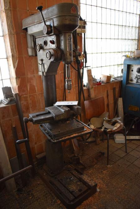 Drill press with vice
