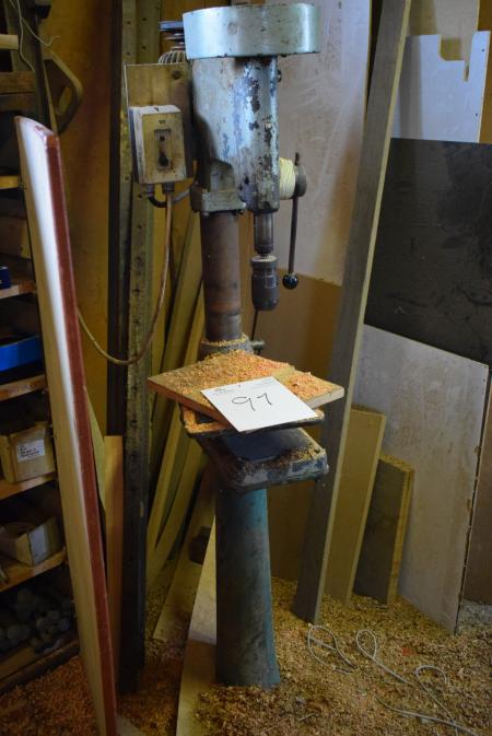Drill press with vice