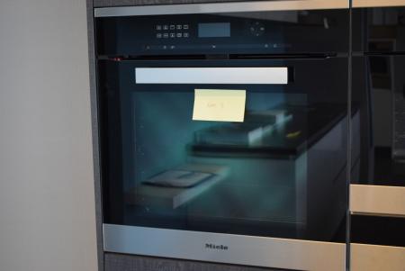 Miele oven model H6461BP in stainless steel. Guiding. Sales 17495 kr. When looking at the pictures mounted in environment1 and are sold separately. (Is dismantled)