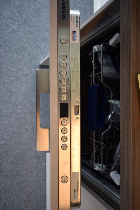 Siemens integrerbar opvaskemaskine model SN66MO89EU ( sidder i miljø2 men sælges separat ). Oplyst vejl. Udsalgspris 9690 kr.