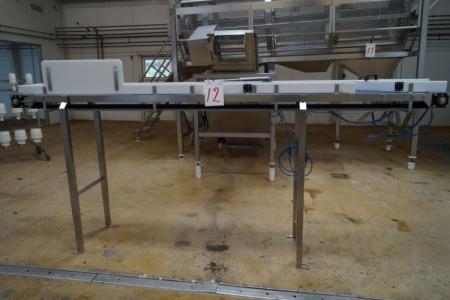 Conveyor with adjustable legs, L 345 x W 27 x H 145 cm