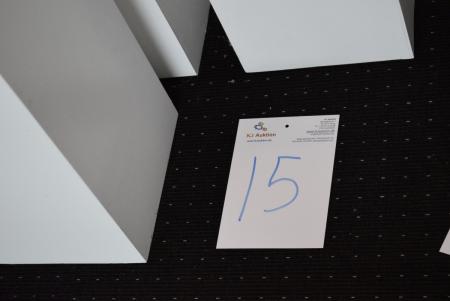 Ausstellungsmodule 10 insgesamt. 5 Stück von 100 cm, 2 von 60 cm, 2 von 40 cm und 1 á 20 cm minus Inhalt