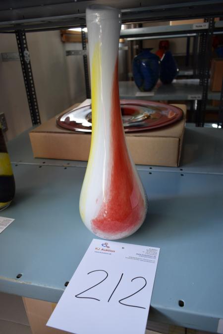 vase højde: 44 cm bredde: 6 cm 