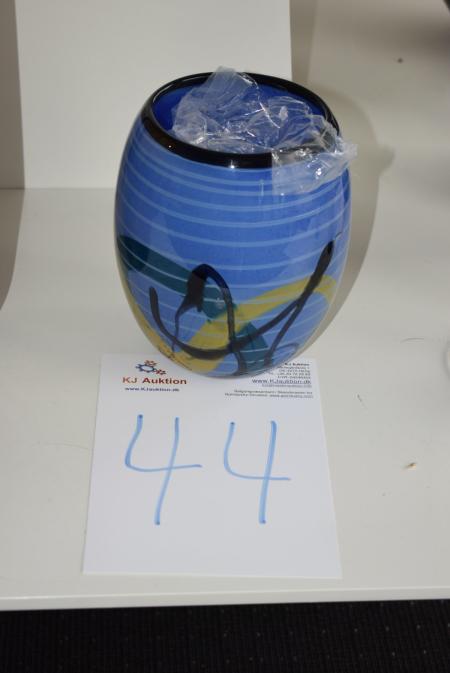 Vase Height: 20 cm