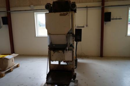 Balancing machine, marked Skals AM 420 - Balance of bags / sacks for agricultural products (onions, carrots, potatoes m.v)