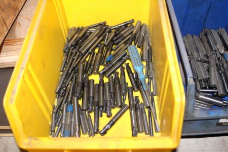Contents of 2 shelves in the rack Thread Tools + various tungsten carbide cutter, etc.