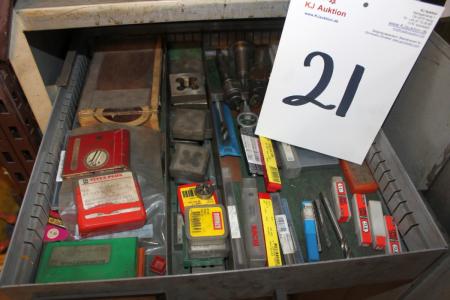Contents 2 drawers threading tools + cutter + steel racks, etc.