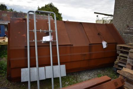 Affaldscontainer med rust tæringer i bund længde 6 meter. Ca