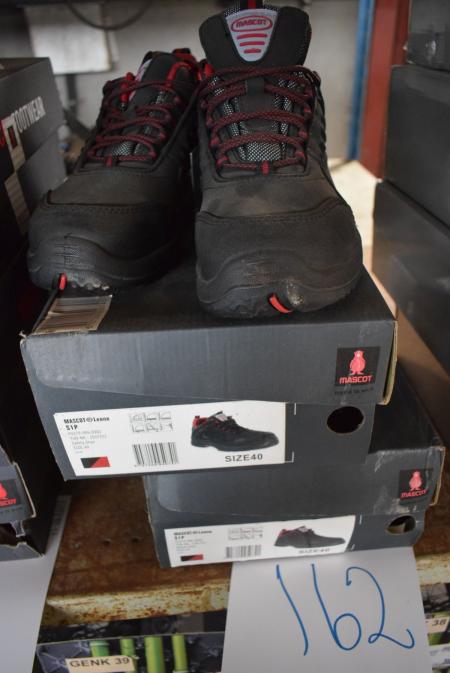 Safety shoes size 40
