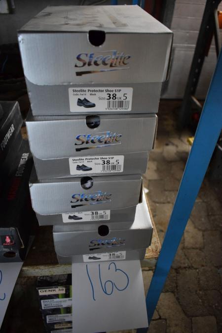 4 pair Safety shoes size 38