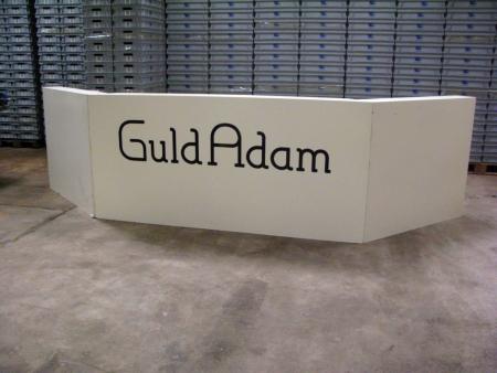 Butiksdisk "Guld Adam" - bestående af 3 moduler: 1 modul L 238 x H 112 x D 20 cm & 2 moduler L 130 x H 112 x D 20 cm. 