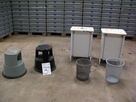 Bins 2 pcs large, 3 small recycle bins & 2 elephant feet