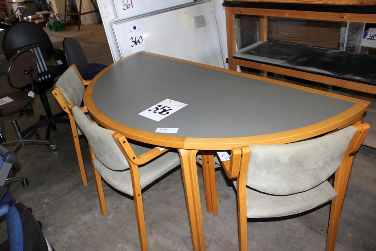 Apparatet musikkens Absorbere 1/2 måne bord, Magnus Olesen + 3 stol emed stof - KJ Auktion -  Maskinauktioner