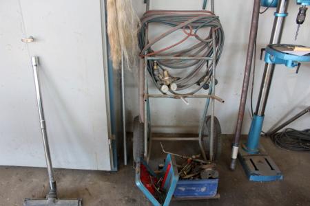Cutting torch carriage with the hoses and pressure gauge incl. Box with cutting torch parts