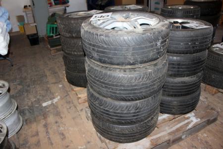 4 Tires w / alloy wheels 5 holes, 235/43 ZR 17 tires 2 less good condition