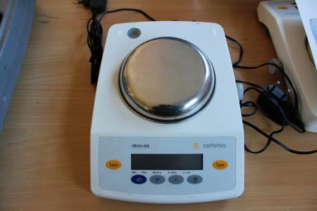 2 pcs. Electronic scales marked. Sartorius GE 512-OCE can weigh from 0.1g to 510g Attention! Only a power supply and a bowl