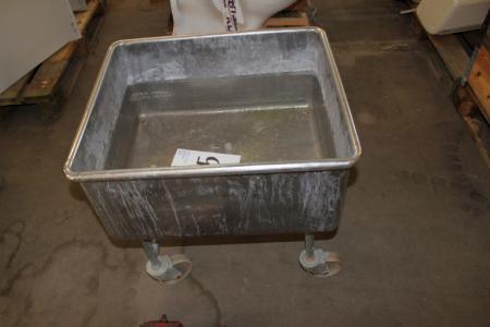Stainless steel tub on wheels with run-off