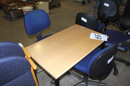 Lille bord højdejusterbart + 2 kontorstole