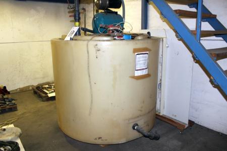Behälter mit Pumpe / Hauswasserwerk