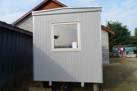 Skurvogn with canteen, toilet, shower, hot water tank and electrical installation. L 5.5 x W 3.0 x H 3.0 cm