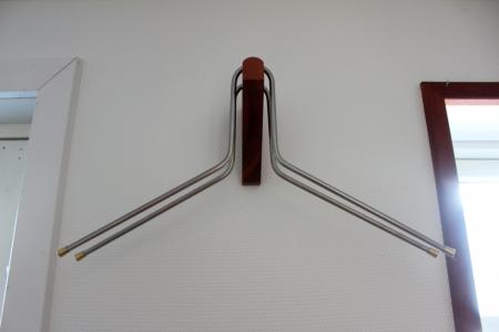 20 pcs hanger suspension with 2 hoops, assorted woods