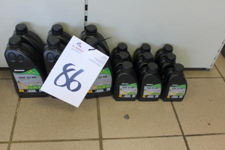 Various bottles with SAE 30 HD oil