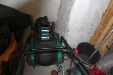 Aku mower with battery and charger + 2 electric trimmers ( Stand unknown)