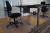 Hæve/sænkebord, L 180 x B 90 cm, bordlampe, kontorstol,plast køreunderlag og skriveunderlag