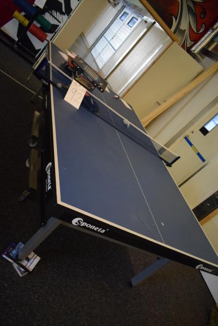 Table tennis table, Sponeta 7-13, dimensions approx 275x153. 3 batts, 2 balls and nets included.