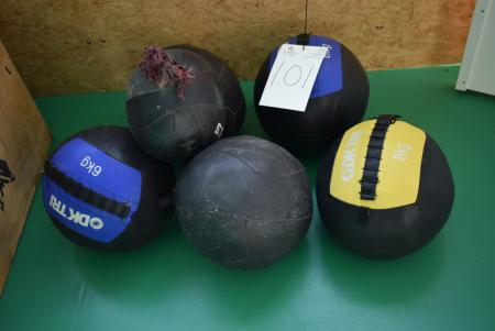 6 medicinbolde til koordinationstræning og udholdenhed, op til 10kg, 1 defekt.