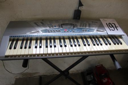 Electric organ, Bontempi + box with remote-controlled car