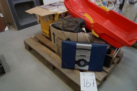 Pallet with books, children's videotapes, games, stereo + bobsleigh