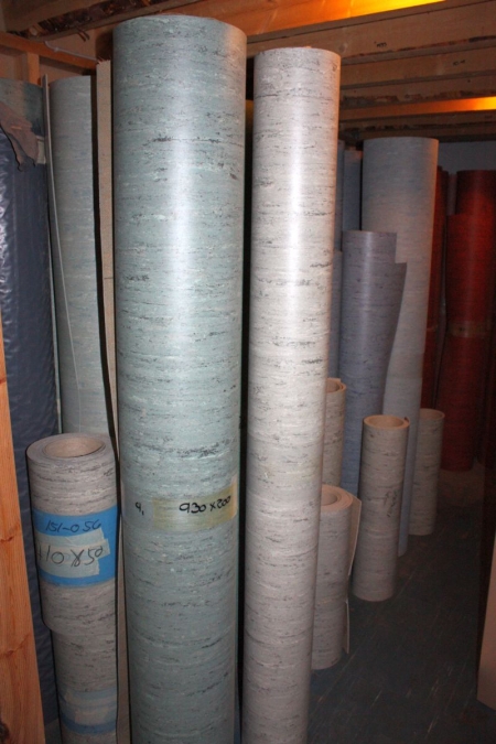 Linoleum carpets in room 2