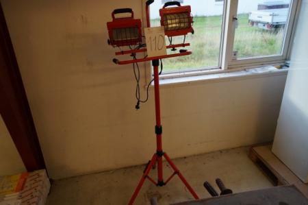Work lamps on a tripod. Height 175 cm