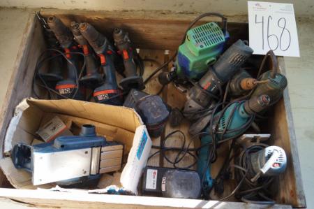 Pallet with div. Power tools, cordless drills with charger + angle grinder, jig saw, cutter 220V etc.