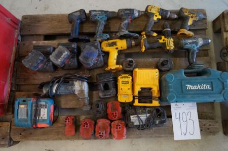 Pallet with div. Cordless drills / charger, etc.