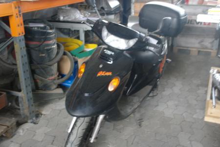 Moped, Kymco K12, Fahrgestellnummer RFBSC10AE46000409