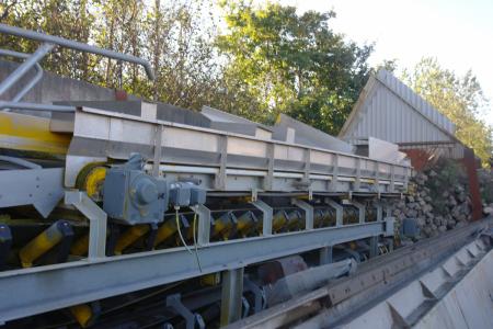Industrial conveyor belt, 6.5m long and 1.3m wide, the top