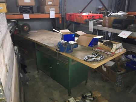 Table with bench grinder and vise length 216cmx73cm