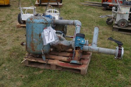 Waterworks pump and pressure vessel