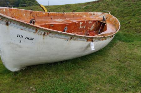 Old rescue boat, 7,9m long, wide 2,54m
